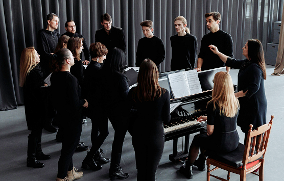 Grupo al piano